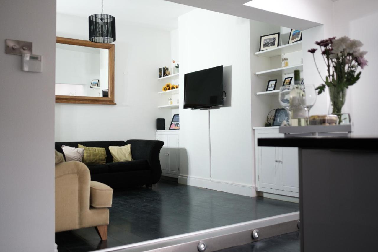 Gorgeous 3 Bedroom Victorian Townhouse Лисберн Экстерьер фото